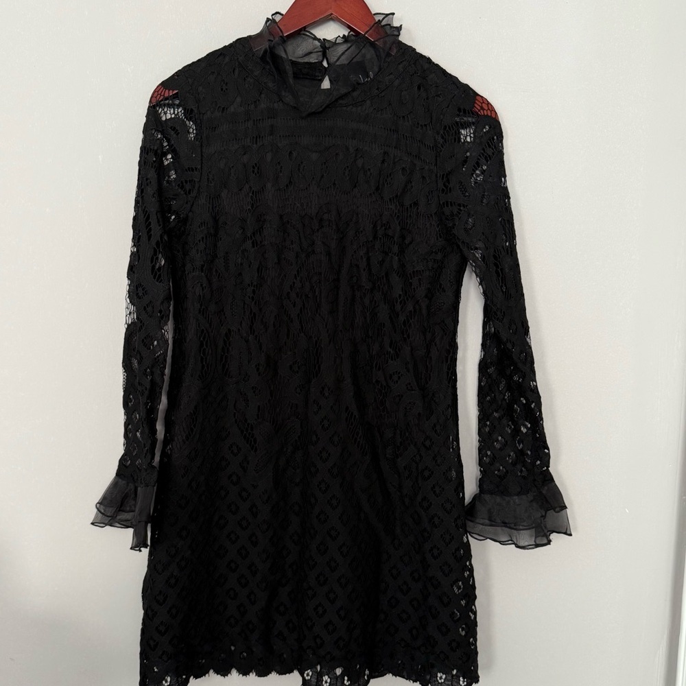 Lulu's Elegant Black Lace full sleeve Dress size S